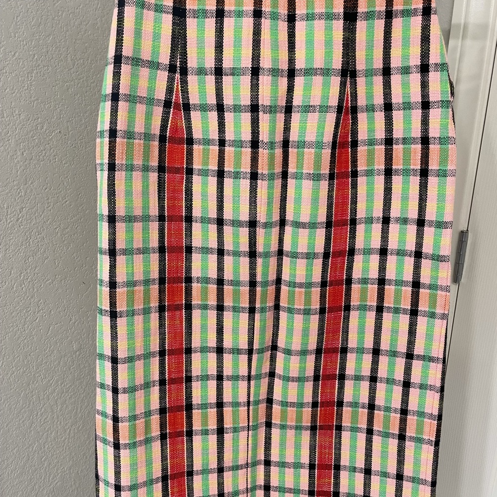 Selling my unused with tag Zara long skirt, size is small. Very cute
